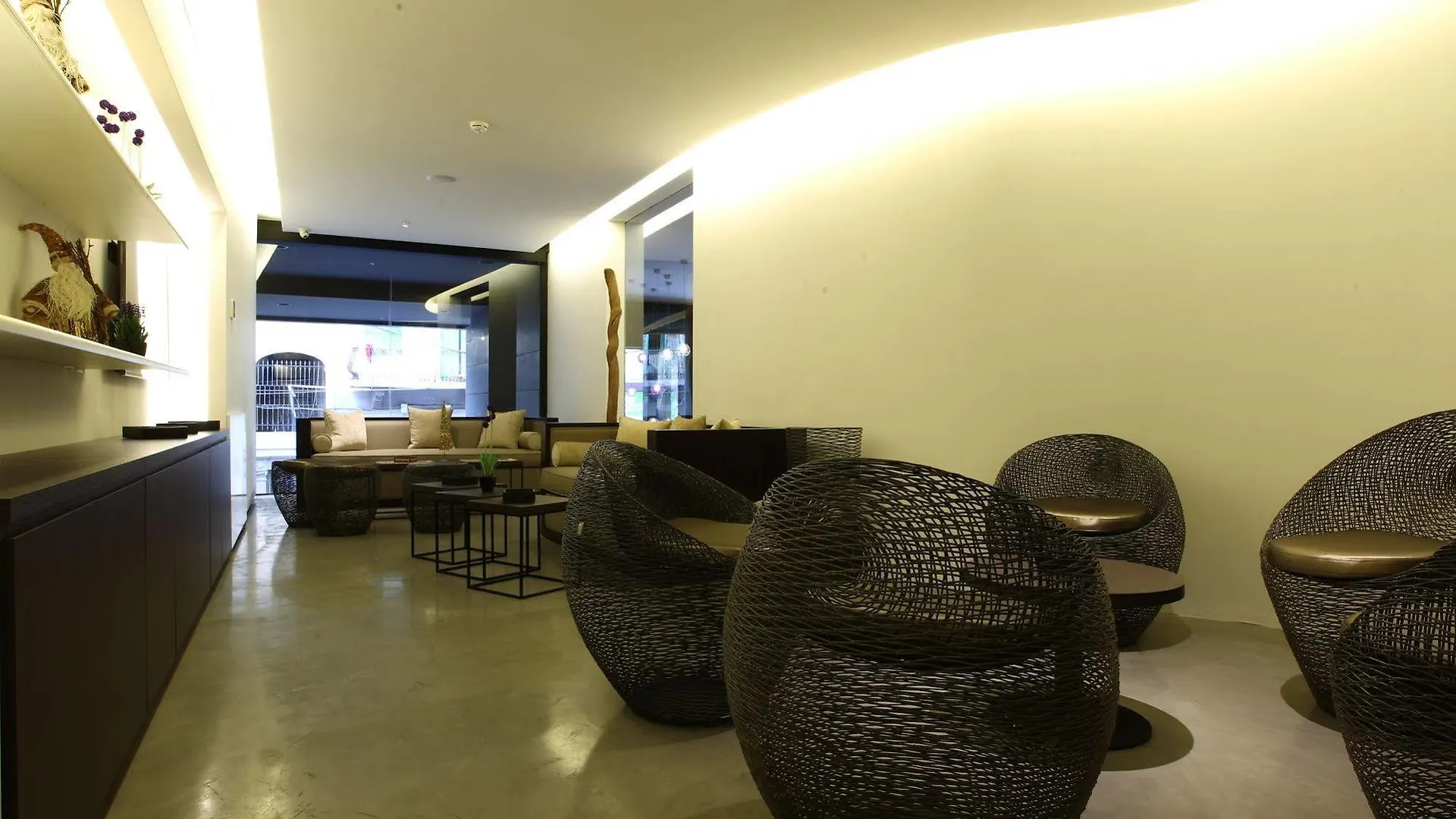 Three O Nine Hotel Beirut 4*,