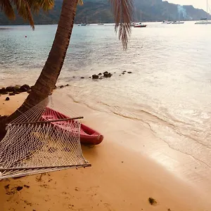 https://fare-lagoon.frenchpolynesia-hotels.com
