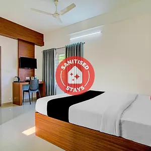 https://phoenix-holidays.kerala-hotels.net